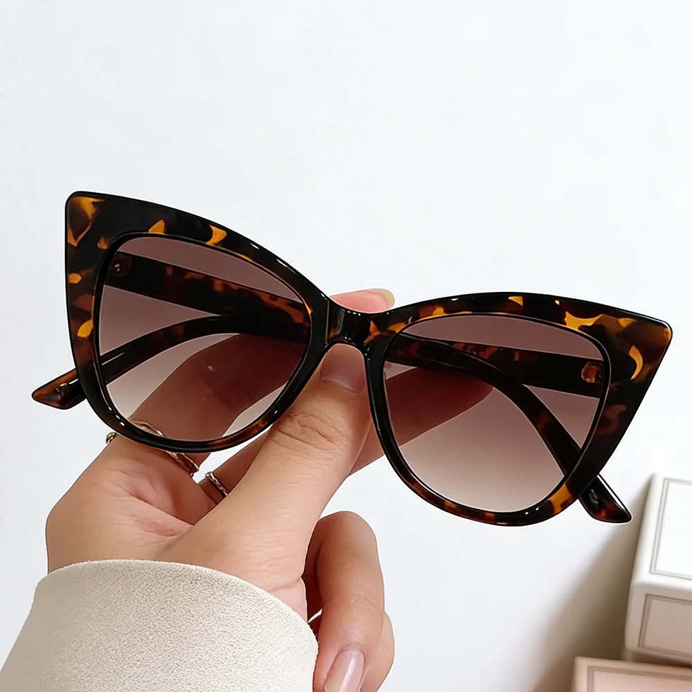 Oversized Cat Eye Sunglasses Women Fashion Gradient Colorful Frame Sun Glasses Lady Leopard Eye Wear Outdoor Streetwear Shades